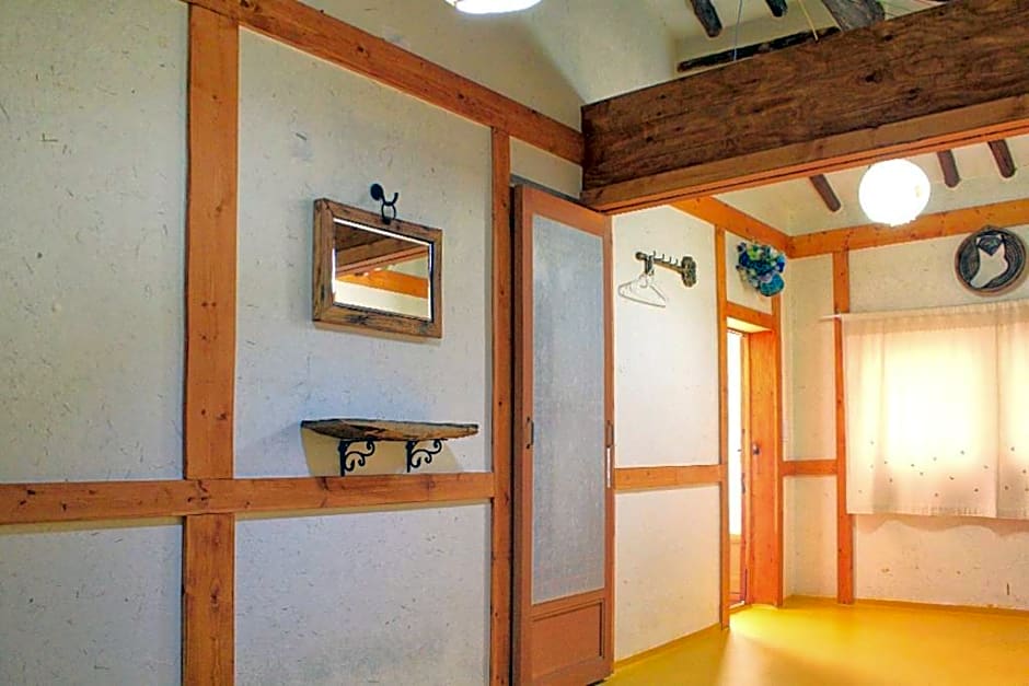 Hanulgiwa Hanok Stay