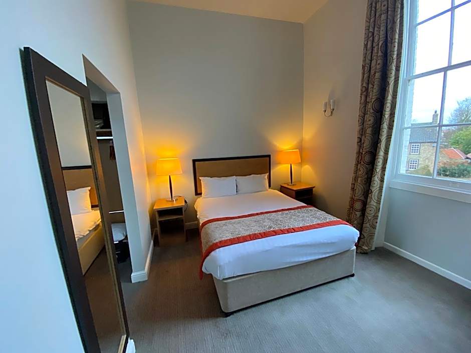 The Riverside House Hotel