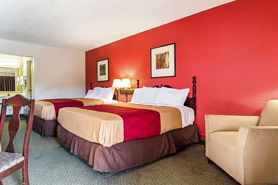 Econo Lodge Inn & Suites Conference Center Dublin