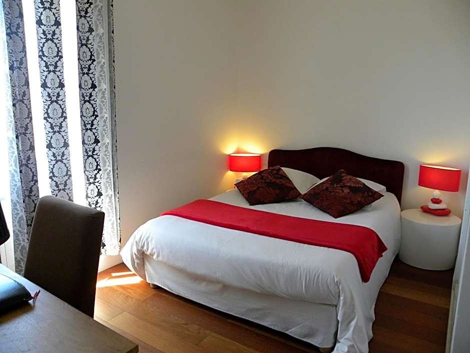 Foto 1 di 13 di Small Double Room