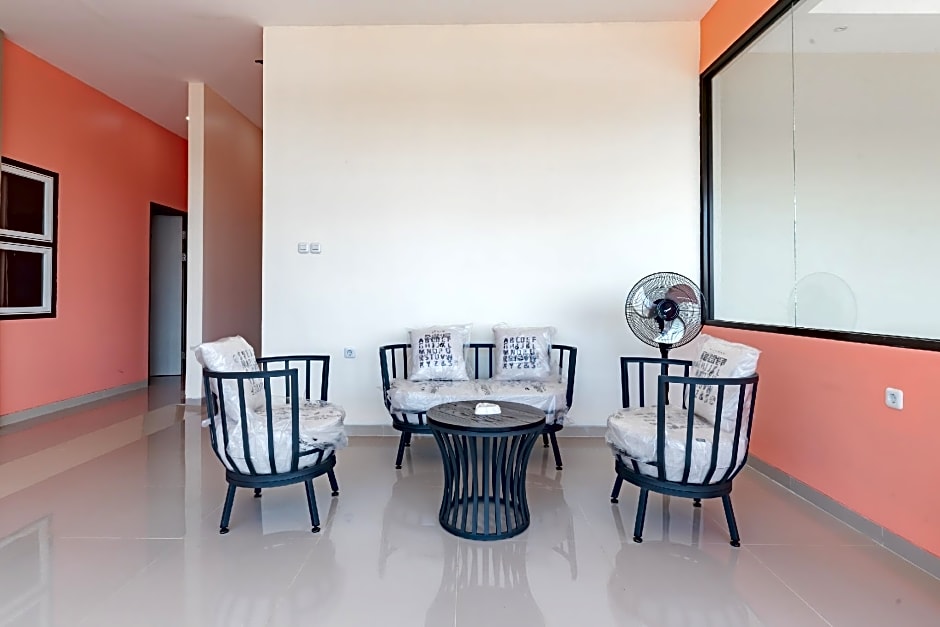 Sans Hotel Berau Square