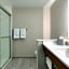 Holiday Inn Express & Suites Hayward - Castro Valley by IHG