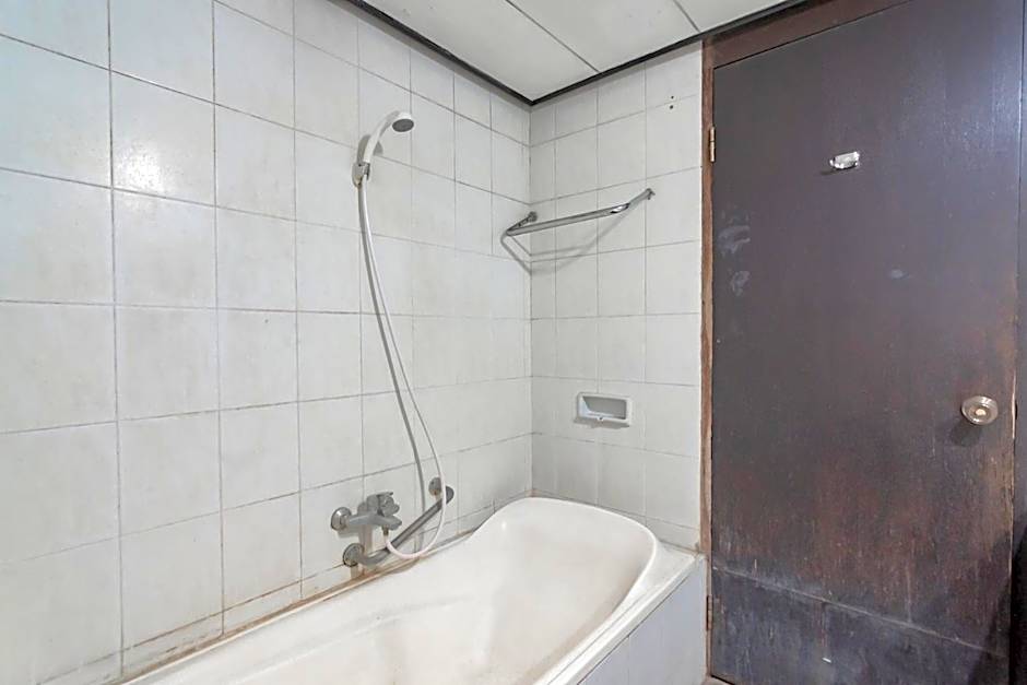 Istana Hotel Bandung Mitra RedDoorz