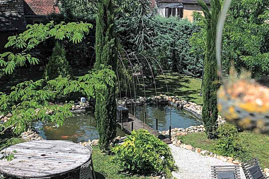 Maison Les Étoiles chambres d'hôtes de charme avec jardin paisible et petit déjeuner à Tonnerre