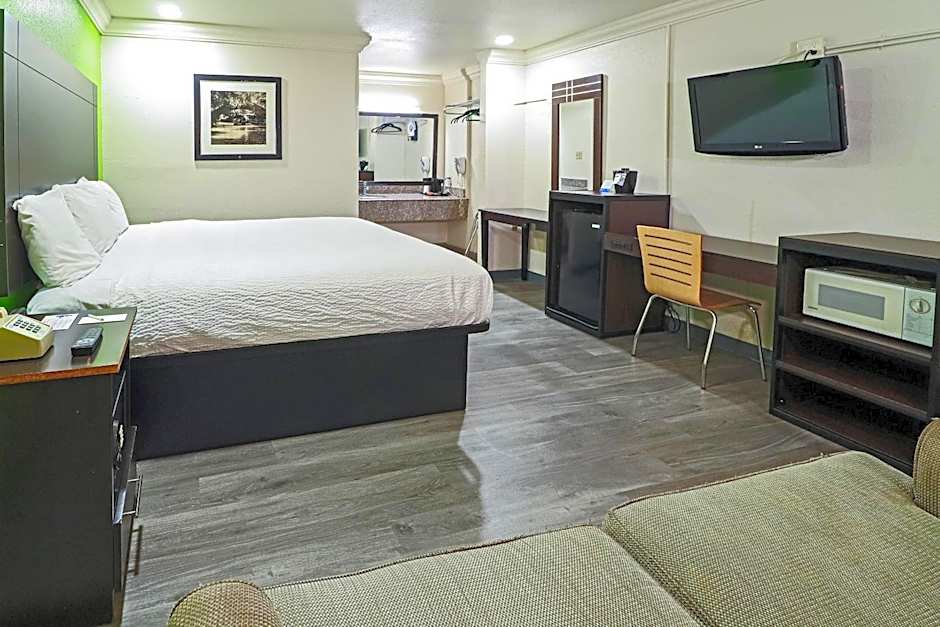 Rodeway Inn San Antonio Lackland AFB - SeaWorld