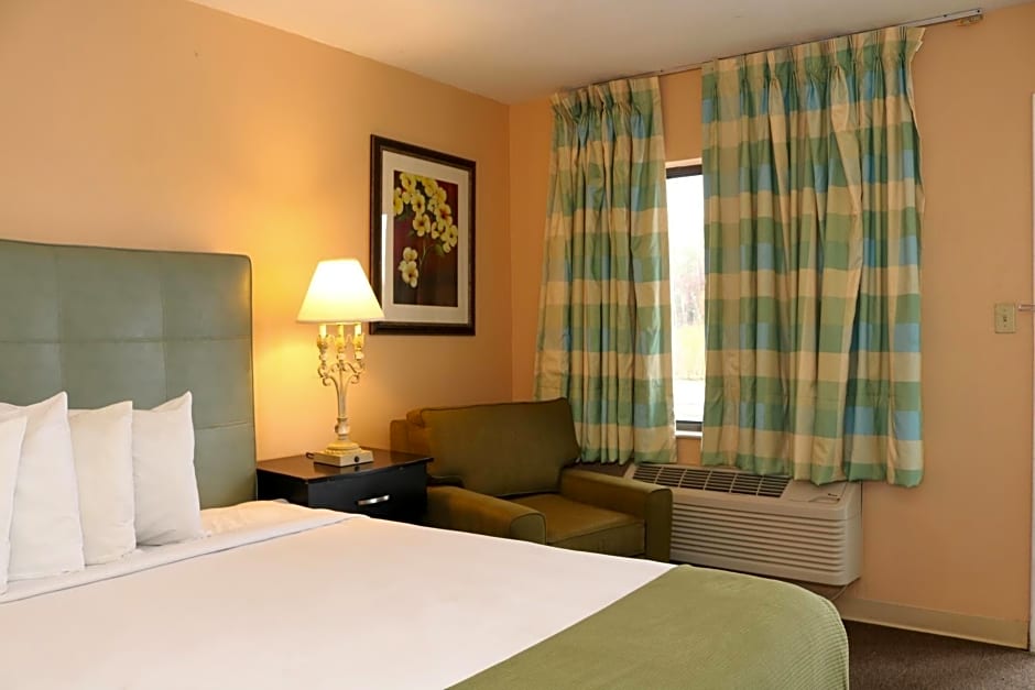 Shining Light Inn & Suites
