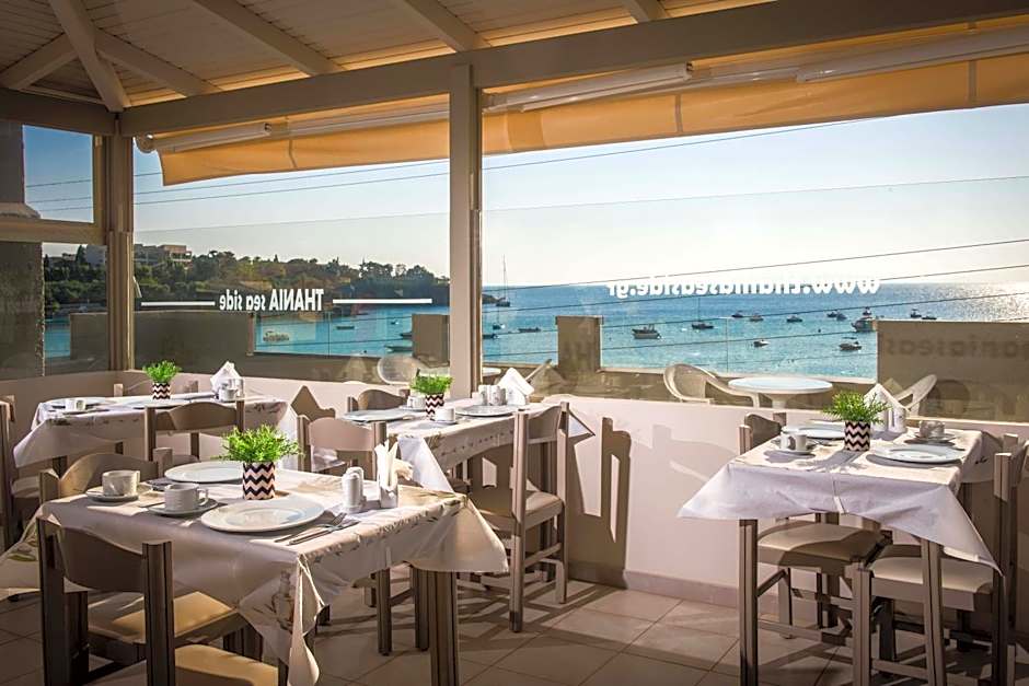 Thania Seaside Smotel - Adults Only