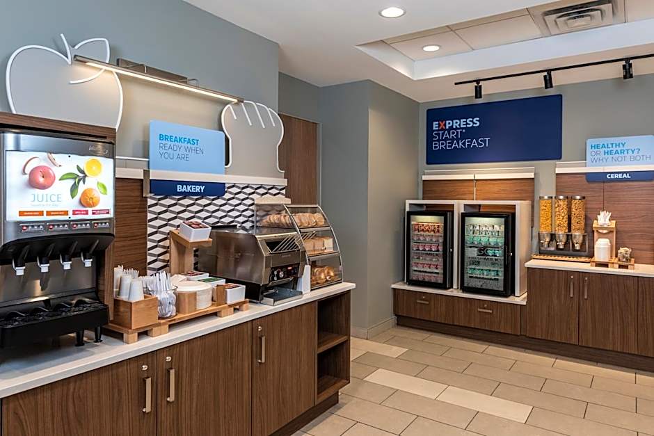 Holiday Inn Express Toronto Downtown By IHG