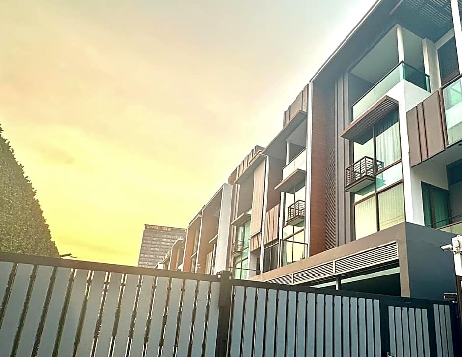 Ekkamai BTS House 4rooms