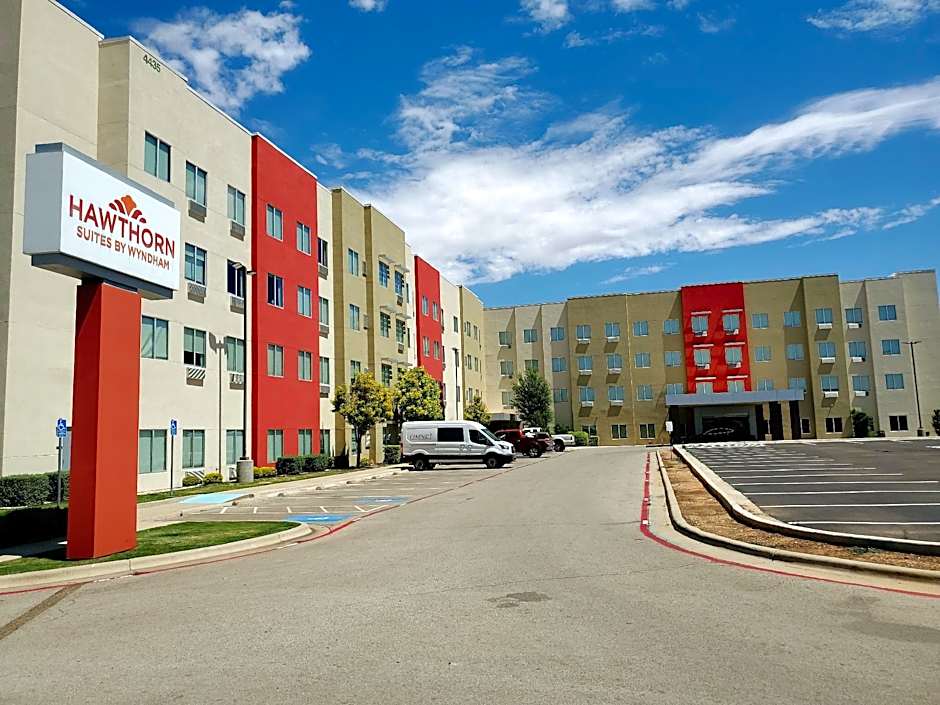 Hawthorn Suites By Wyndham Lubbock