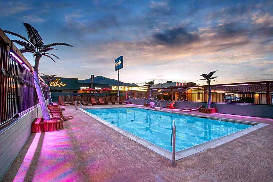 Travelodge by Wyndham Hawthorne