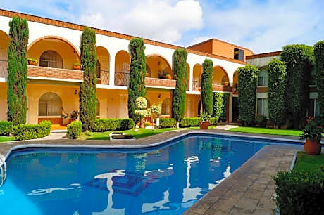 Hotel & Suites Villa del Sol