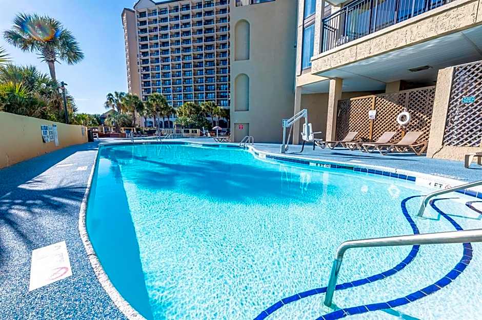 Oceanfront Views, Recently Renovated Kitchen,Pools