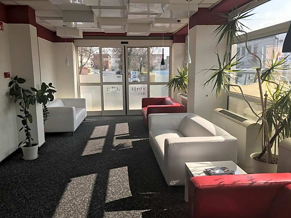 Only 15 minutes to CITY CENTER, FREE PARKING&BREAKFAST