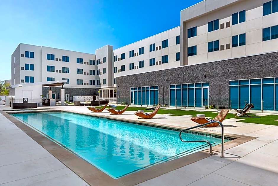 Cambria Hotel Waco University Riverfront