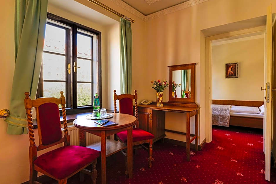 LH Hotel Gold