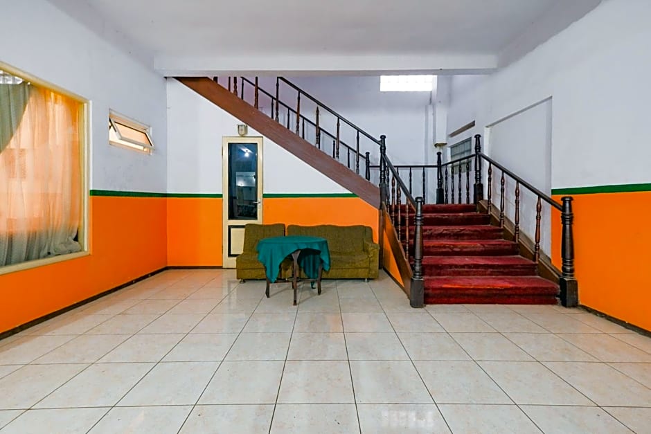 SPOT ON 2865 Sartika Inn Pati