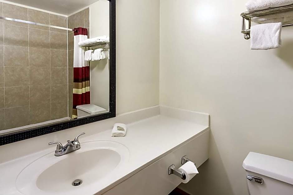 Red Roof Inn Crestview