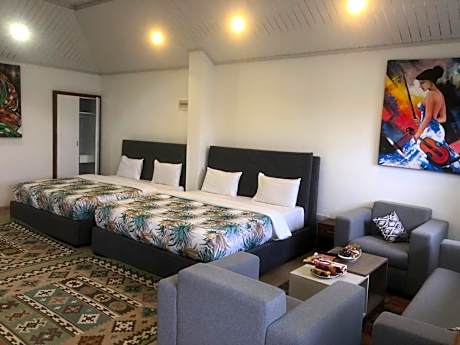 Deluxe Family Suite