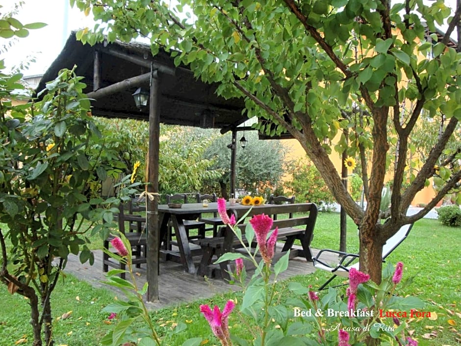 Bed & Breakfast Lucca Fora