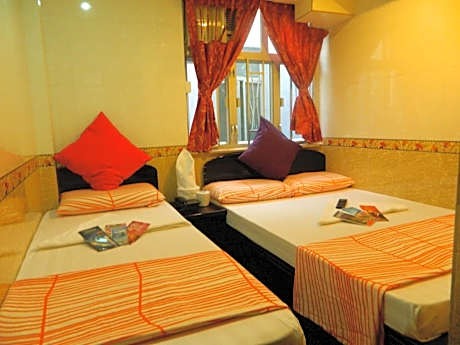 Triple Room with 1 Double Bed and 1 Single Bed