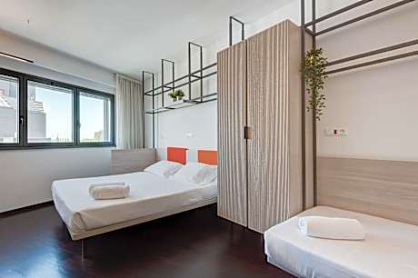 Two Connecting Rooms (4 Adults)