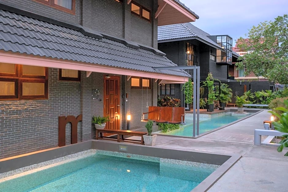Phrip Phri Luxury Pool Villas
