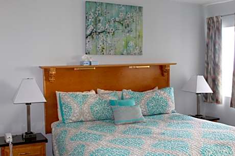 Full Ocean View 1 King Bed with Private Balcony