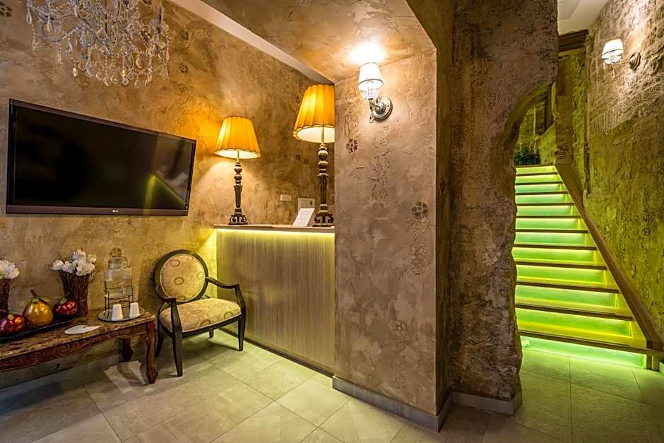 Plaza Marchi Old Town