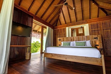 Sunset View Suite with Pool