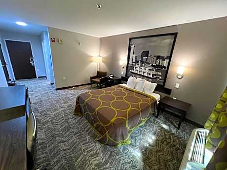 Queen Room - Disability Access/Non-Smoking