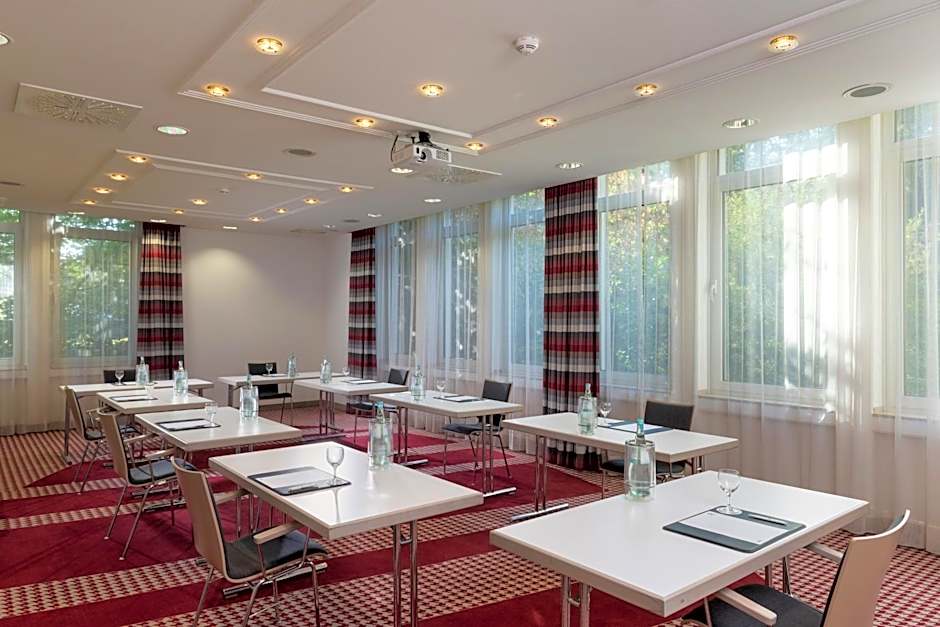 Holiday Inn Frankfurt Airport - Neu-Isenburg By IHG