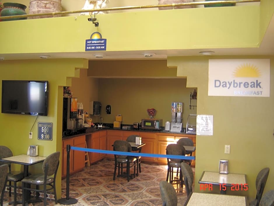 Days Inn by Wyndham Carlsbad