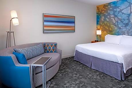 King Room with Sofa Bed and Adapted Tub - Mobility and Hearing Accessible
