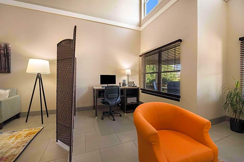 Country Inn & Suites by Radisson, Freeport, IL