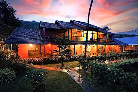 MAYAAHI RESORTS&SPA