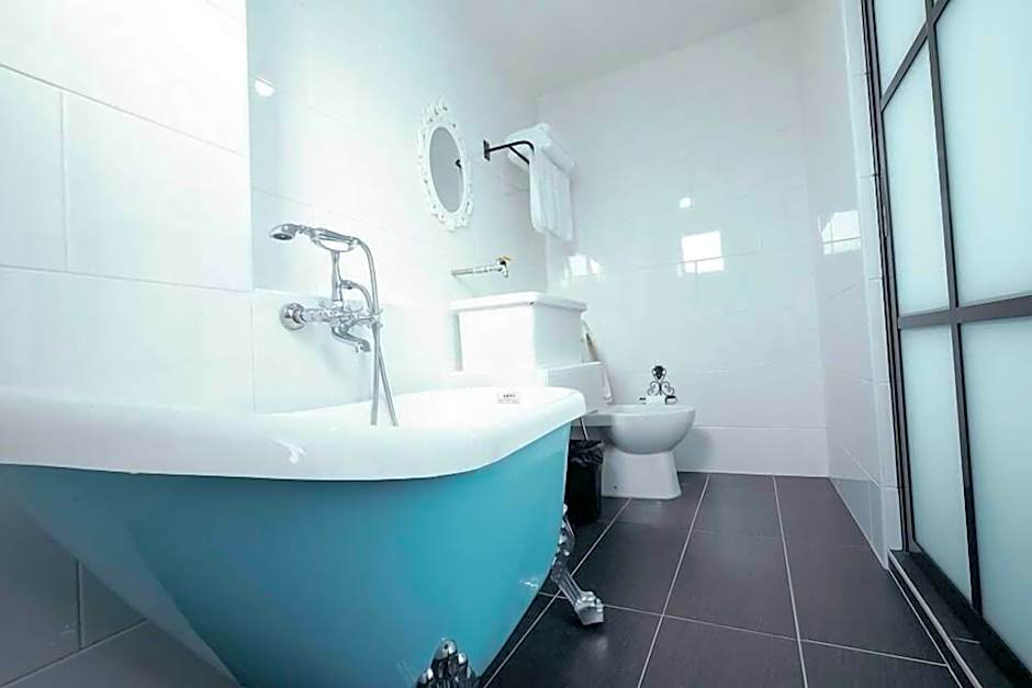 White Loft Hotel