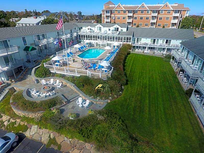 Anchor In Distinctive Waterfront Lodging
