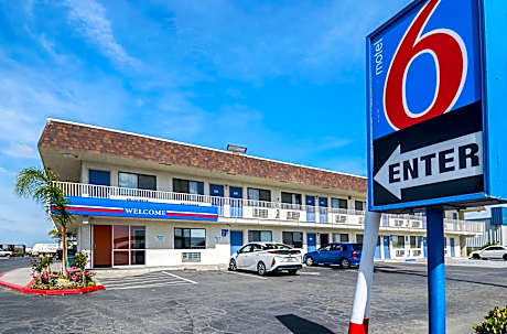 Motel 6 Lost Hills / Buttonwillow Racetrack