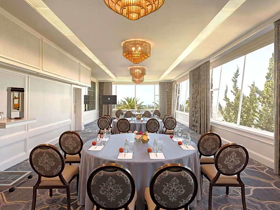 Claremont Resort & Club