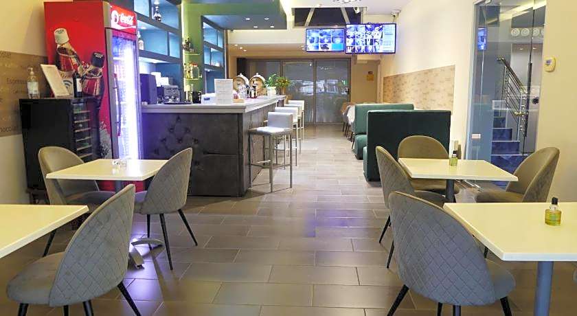 City Life Port Hotel 