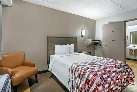 Standard Room with One Double Bed Disability Access Smoke Free