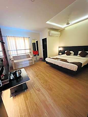 HOTEL CRYSTAL INN-Best 3 Star Hotel in Ujjain