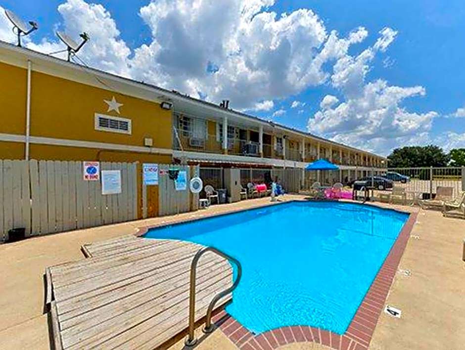 Quality Inn Gonzales