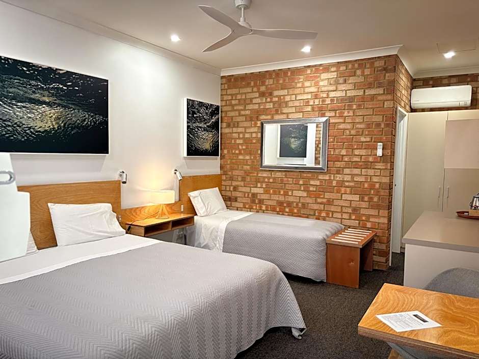 Edge Of The Forest Motel