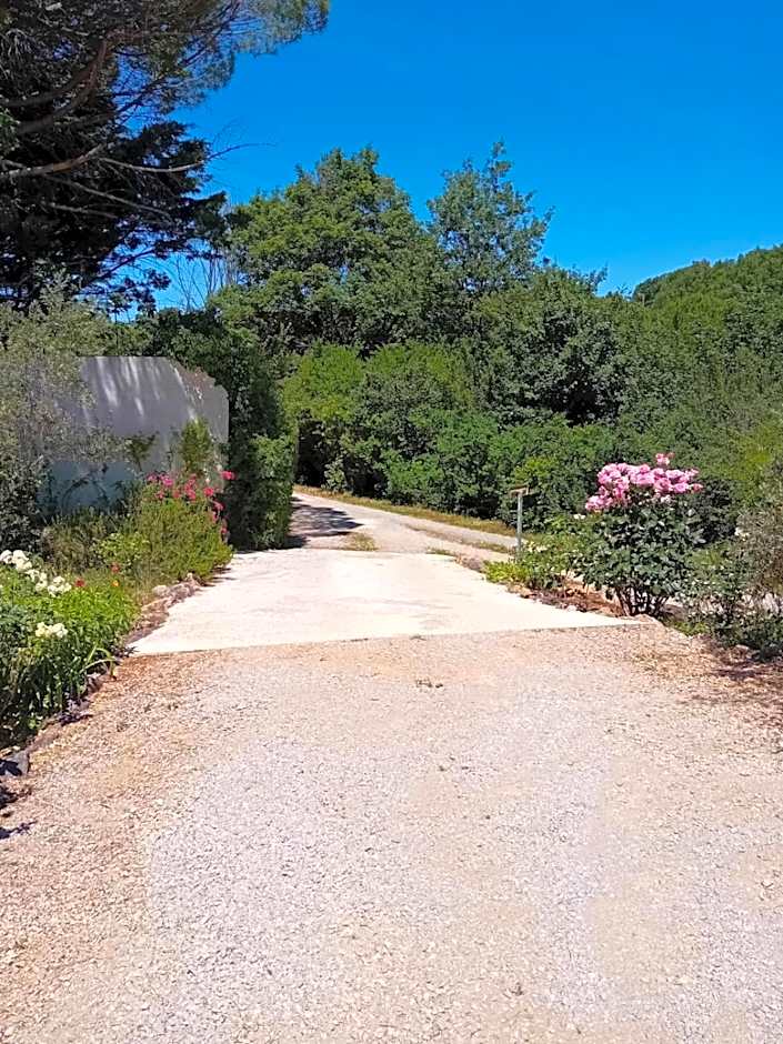 Chambres d'hôtes, B&B climatisées LA BORRELLIENNE