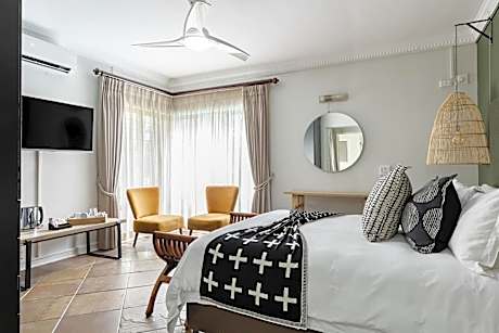 Luxury Queen Room