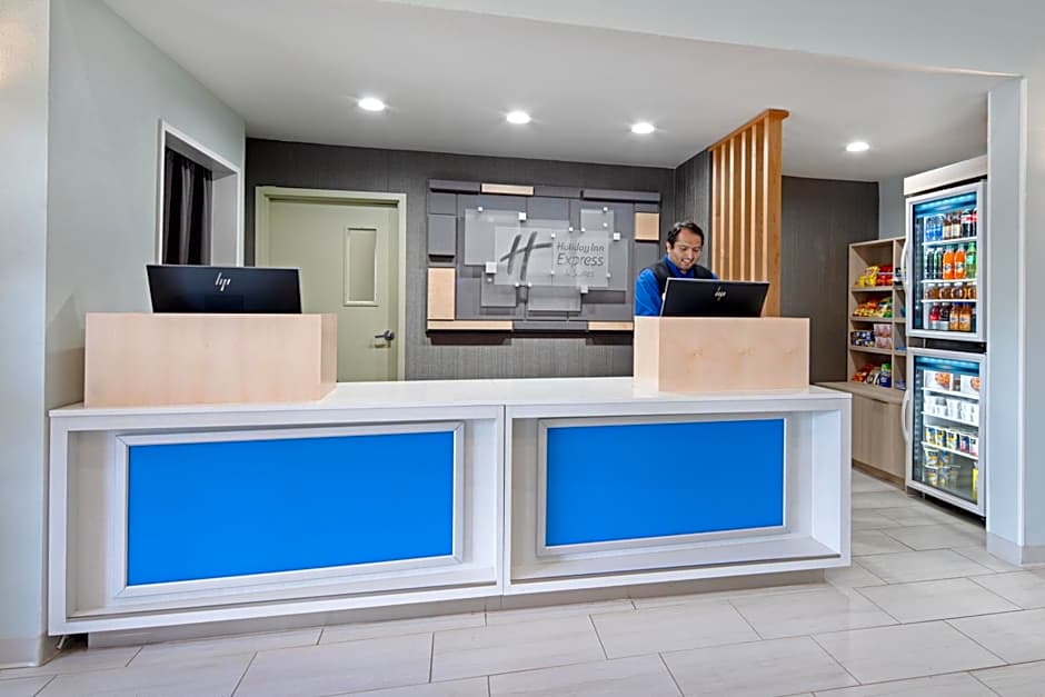 Holiday Inn Express & Suites Watsonville By IHG