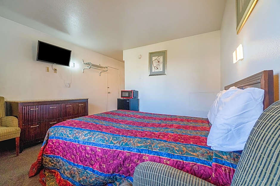 Castle Inn & Suites By OYO Chickasha