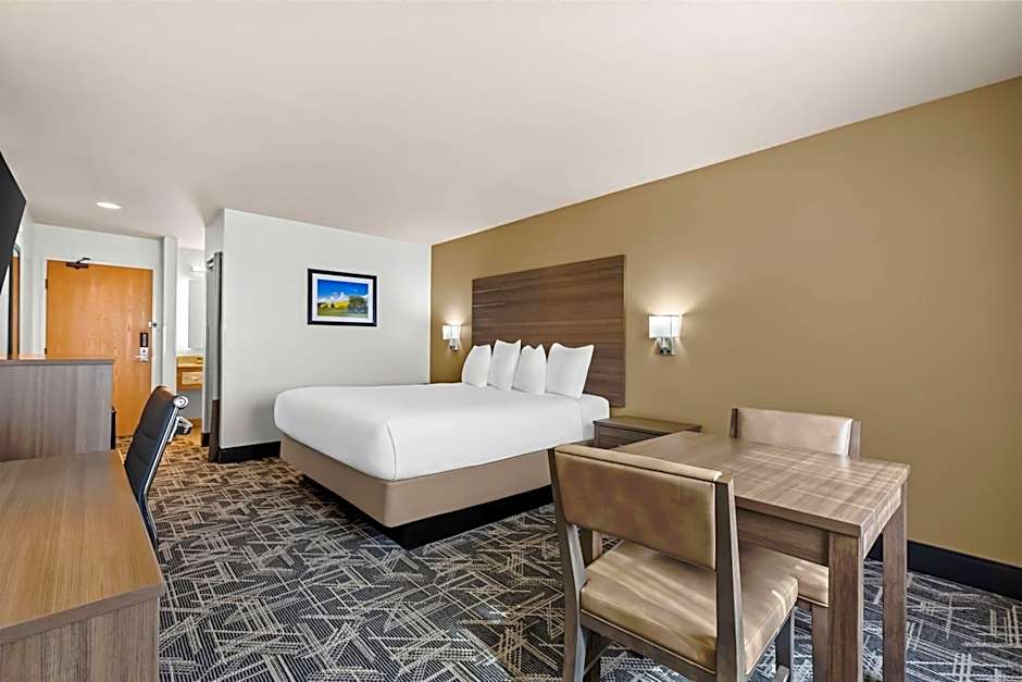 Best Western Plus Caldwell Inn & Suites